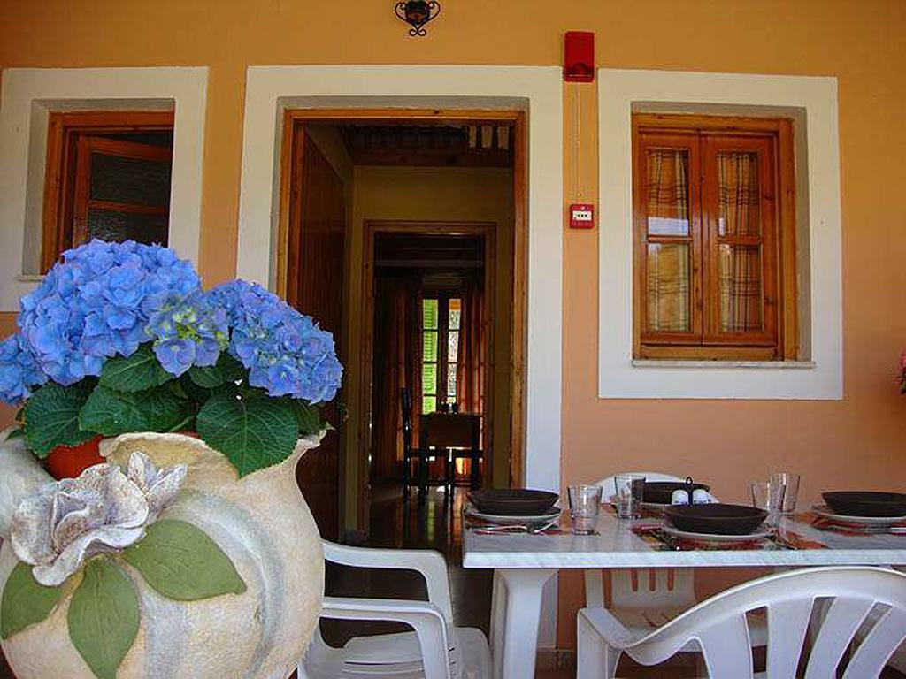 Mary Helen Apartments Kassiopi Bagian luar foto